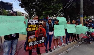“Policía no me mate”: familiares de joven ultimado de un disparo en Brisas del Este exigen justicia