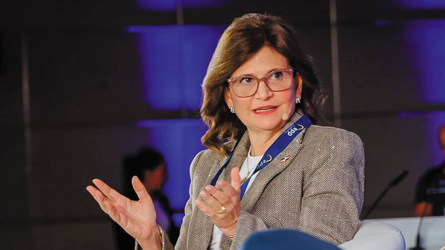 Raquel Peña destaca la solidez económica RD en Foro Libertas
