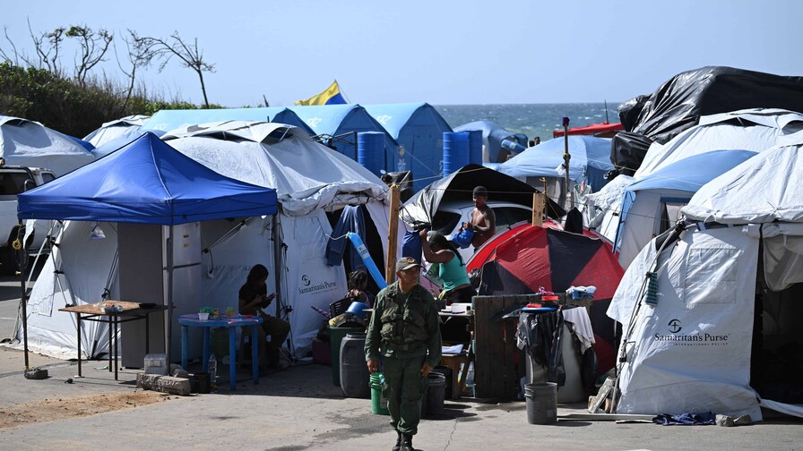 Bienvenidos a Ciudad Carpita: la vida en refugios tras los sismos de Venezuela Bienvenidos a Ciudad Carpita: la vida en refugios tras los sismos de Venezuela