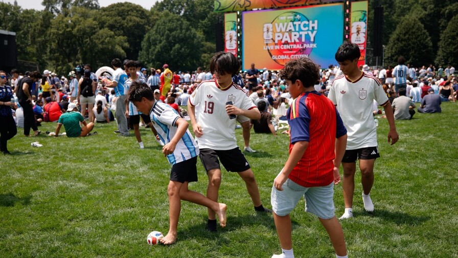Central Park congrega a 50,000 personas en la mayor watch party para la gran final Central Park congrega a 50,000 personas en la mayor watch party para la gran final