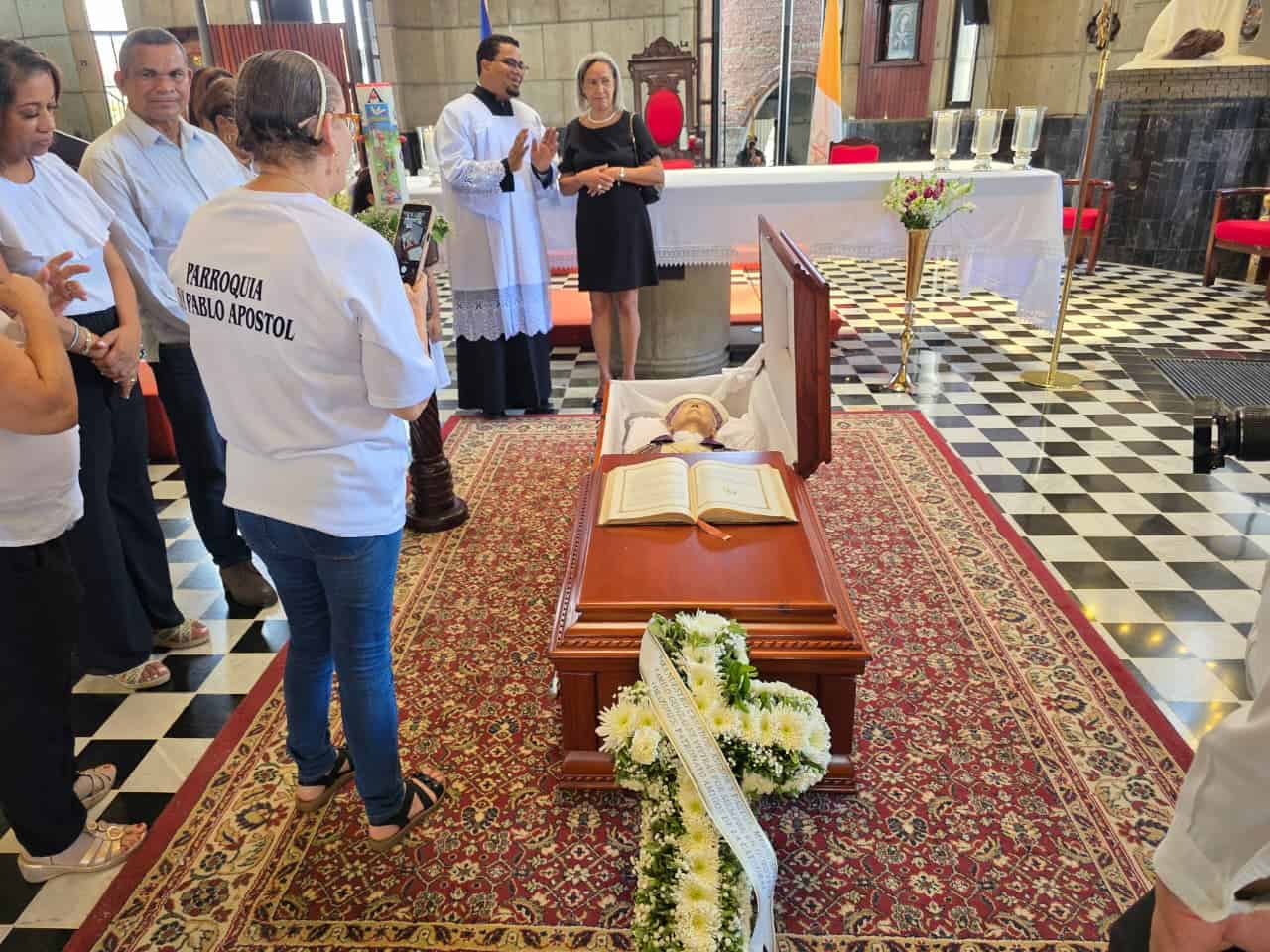 Honras fúnebres a monseñor Gabriel Antonio Camilo González.