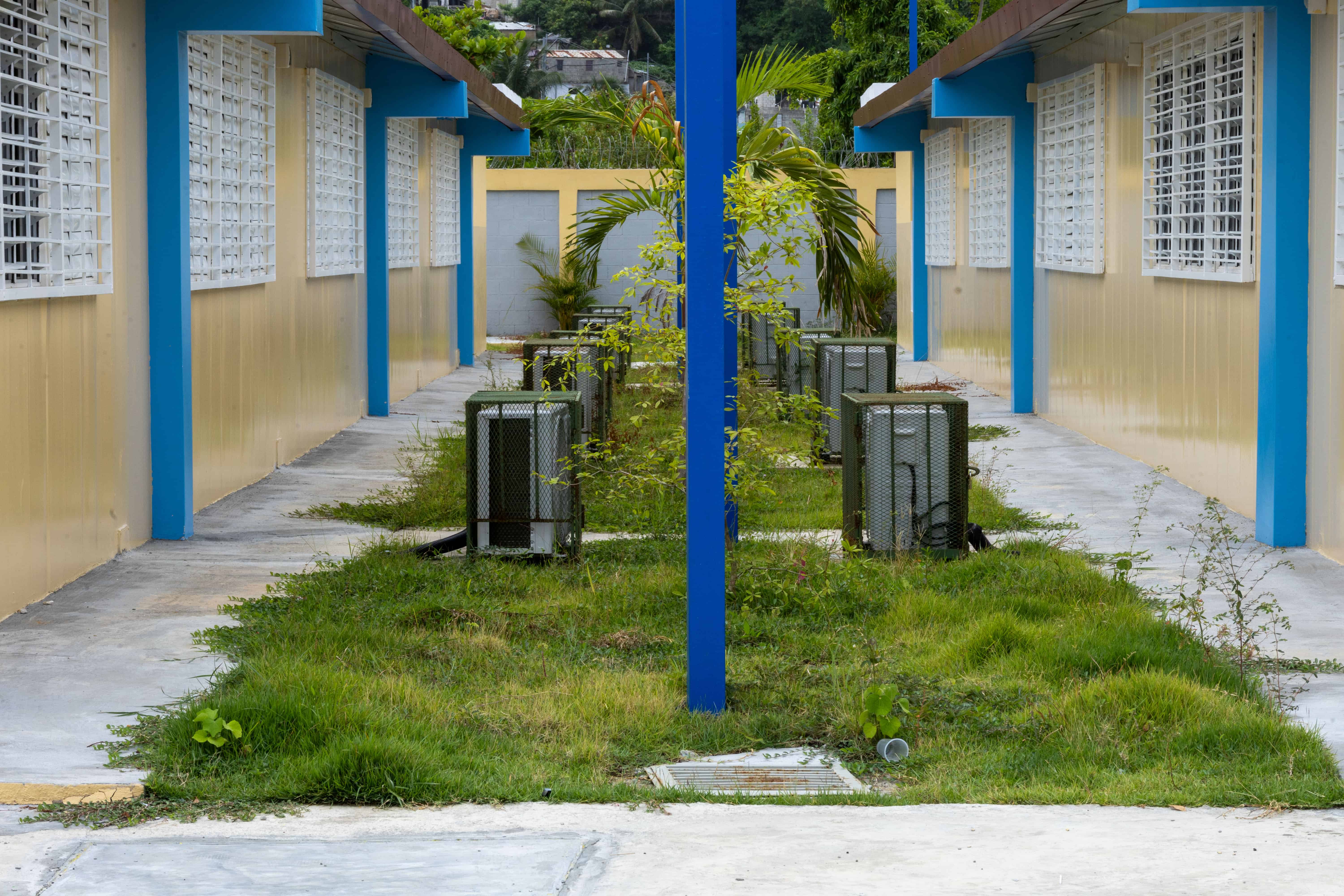 27 aulas modulares con climatización.