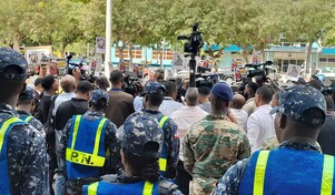 Familiares de hombre que murió tras cinco días en un destacamento protestan frente a la Procuraduría