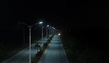 Obras Públicas y RD Vial iluminan más de 200 kilómetros de carreteras para reforzar la seguridad vial