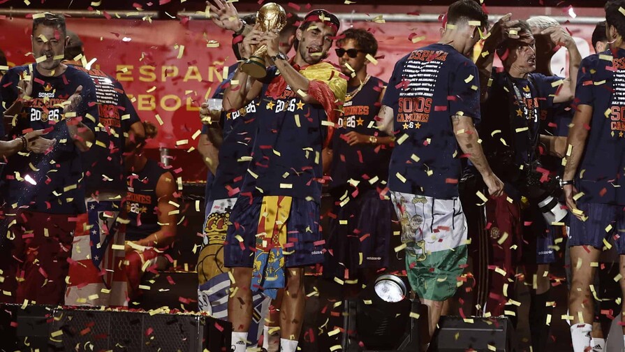 Dos millones de personas celebran con la selección española en Madrid la Copa del Mundo Dos millones de personas celebran con la selección española en Madrid la Copa del Mundo