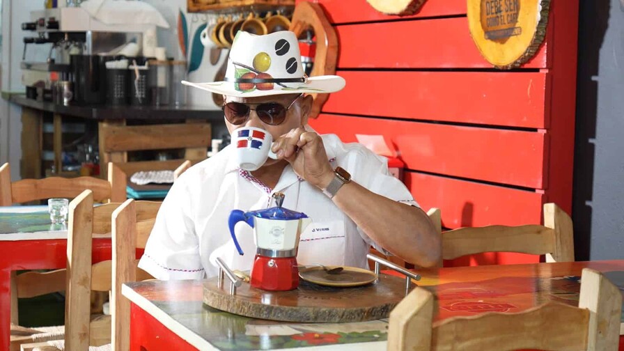 Joe Veras lanza la bachata Aunque sea un café Joe Veras lanza la bachata Aunque sea un café