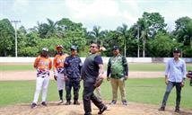 Bartolo Colón y Junior Noboa participan en el encuentro deportivo entre la Policía y el Ejército