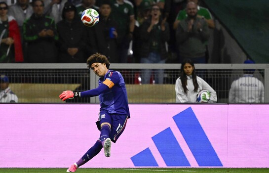 El portero mexicano Guillermo Ochoa anuncia su retiro del fútbol tras disputar su sexto Mundial