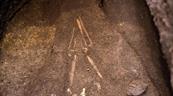Extraen osamenta humana de casi 3,000 años en El Salvador