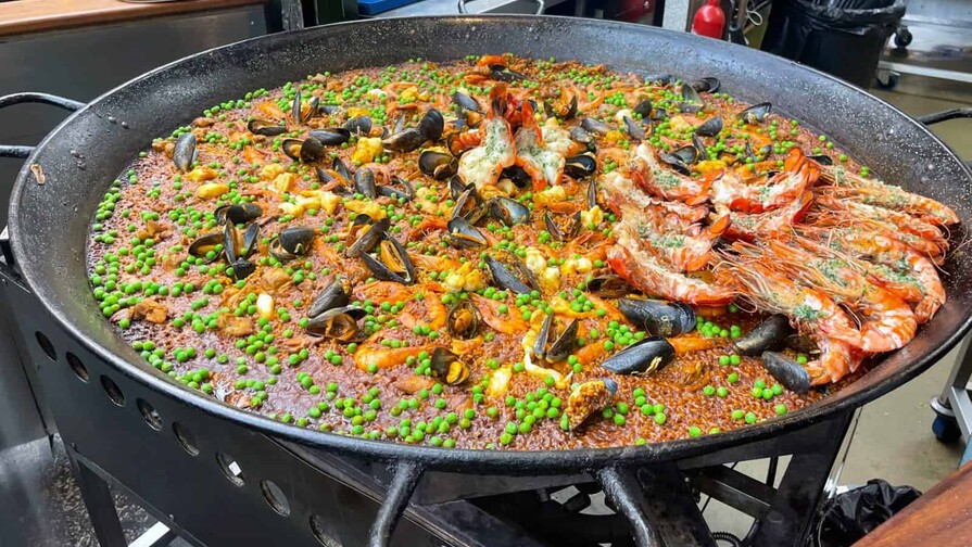 La paella más viral de Londres no la cocinan españoles