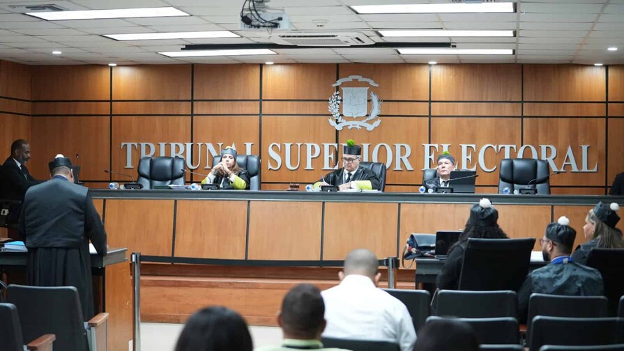 TSE se declara incompetente y envía al TC caso sobre prohibición de publicar encuestas electorales