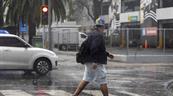 Lluvias continuarán este lunes en varias localidades del país por efectos de una vaguada