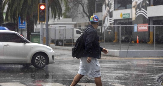 Onda tropical aumentará las lluvias a partir de la tarde de este martes