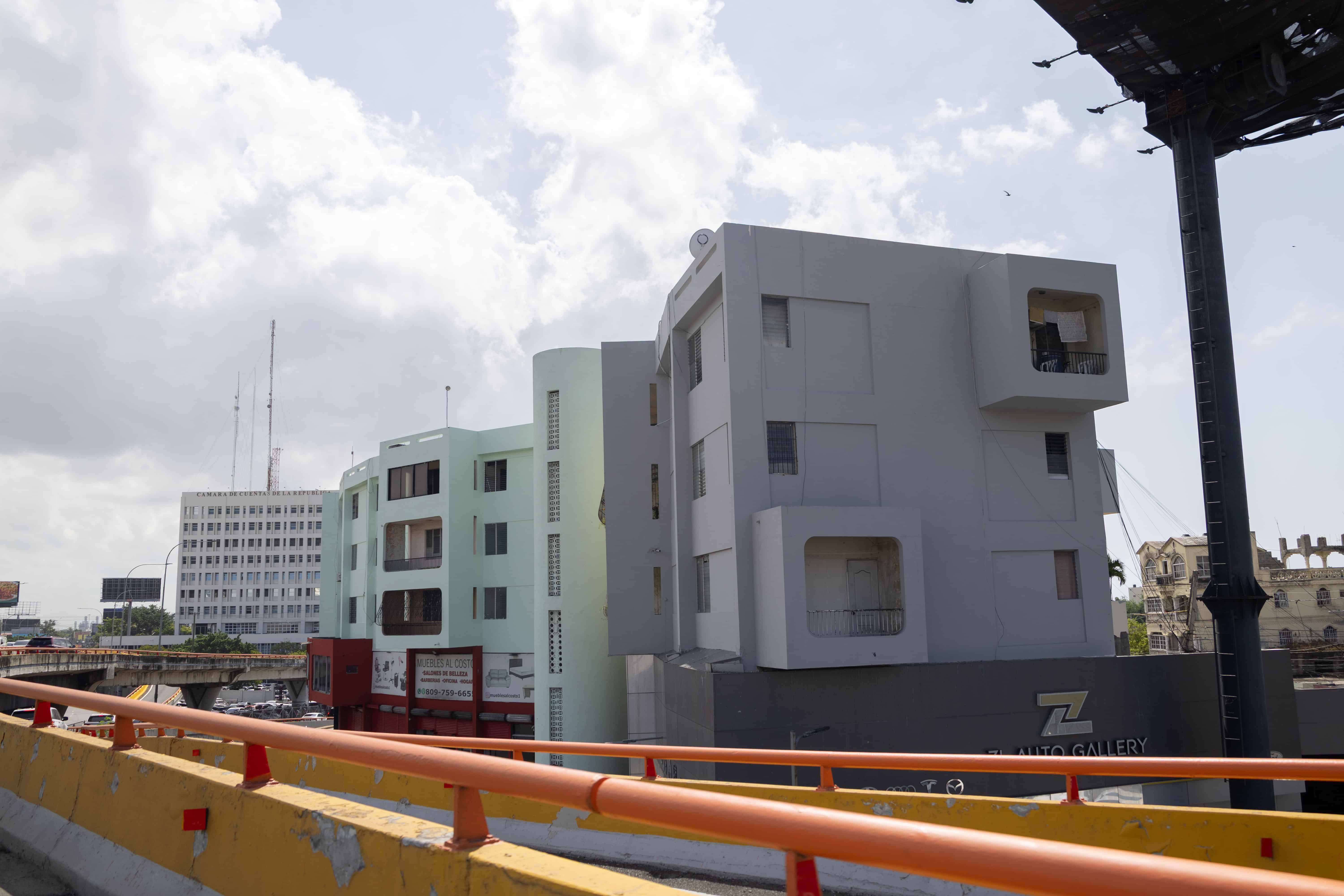 Edificios de la avenida Duarte embellecido