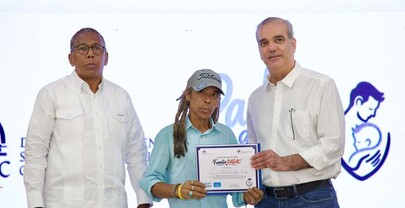 Abinader exhorta a los padres a proteger a sus familias y a acompañar a sus hijos