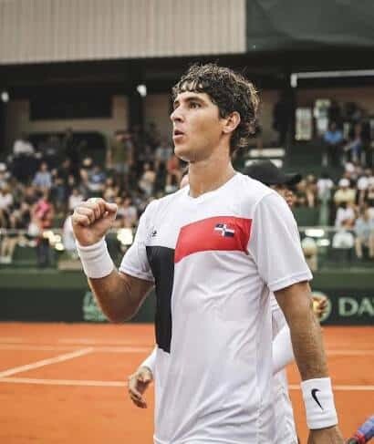 Peter Bertrán logra triunfo y avanza a cuarto de final