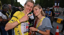 Tadej Pogacar entra en la página de oro del Tour de Francia y Van der Poel se suma a la fiesta