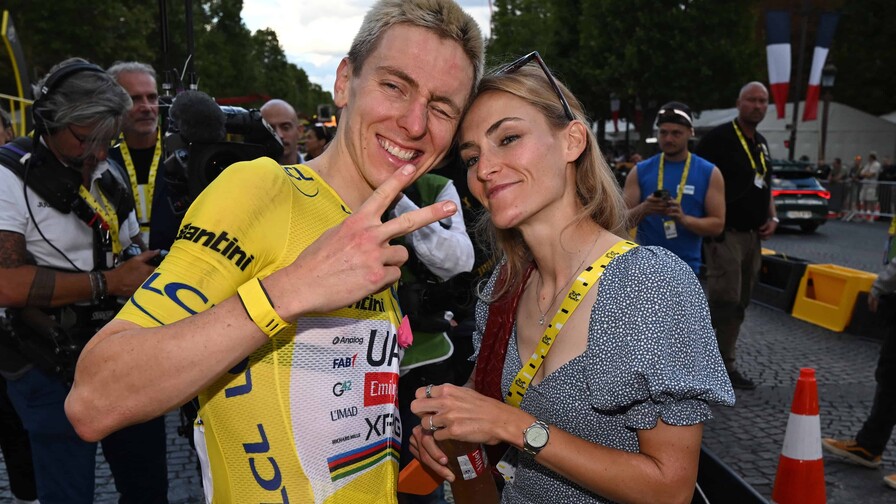 Tadej Pogacar entra en la página de oro del Tour de Francia y Van der Poel se suma a la fiesta