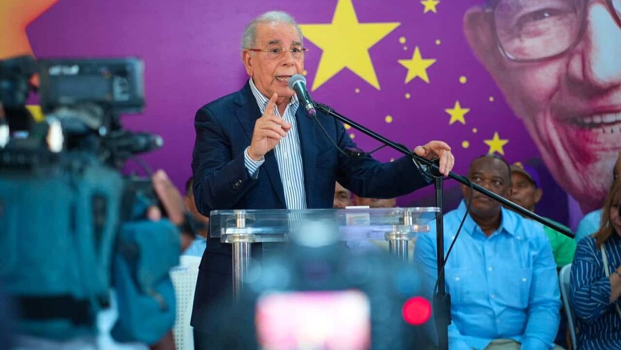 Danilo Medina asegura que el PLD volverá al poder en 2028 y manda a peledeístas a la calle