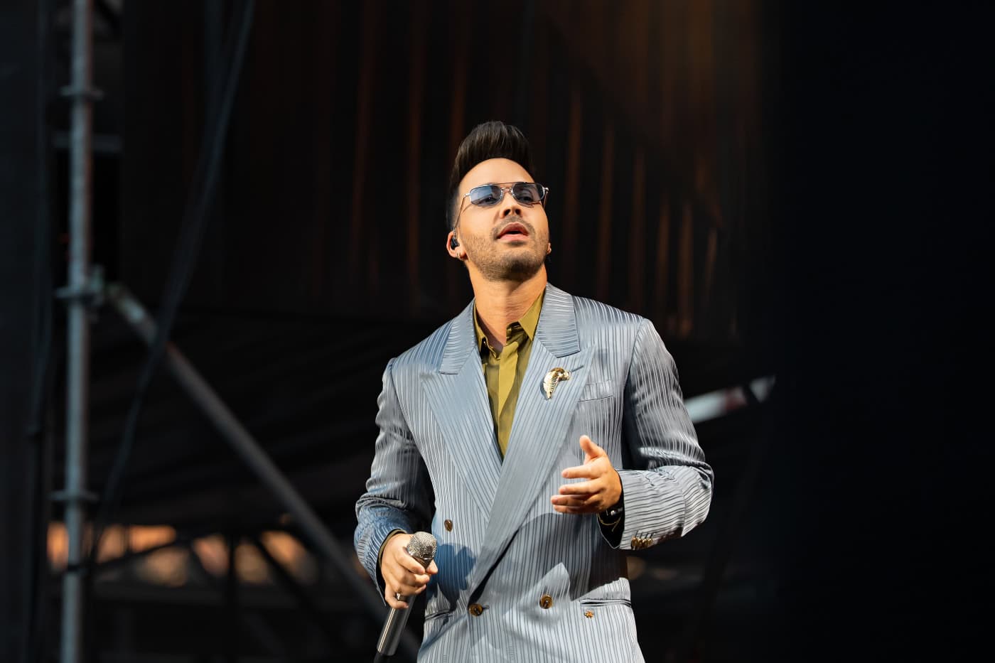 Prince Royce cautivó al público madrileño con su carisma y sus grandes éxitos, reafirmando su lugar como una de las principales figuras contemporáneas de la bachata durante el concierto junto a Romeo Santos.<br>
