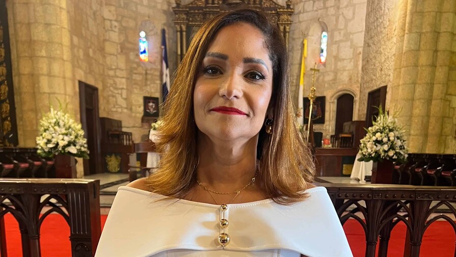 Rosa Olga Medrano es reelecta presidenta de ADORA en asamblea por el centenario de la radio