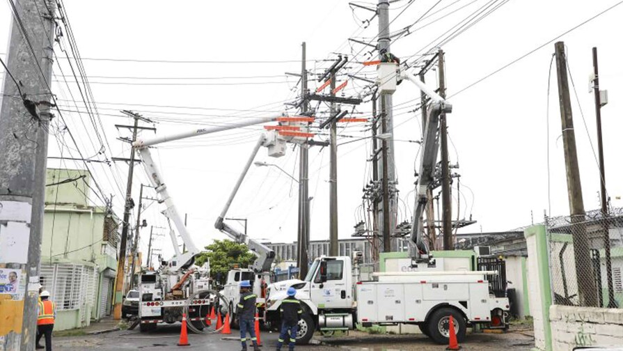 En Los Maestros claman a Edeeste mejorar el servicio eléctrico