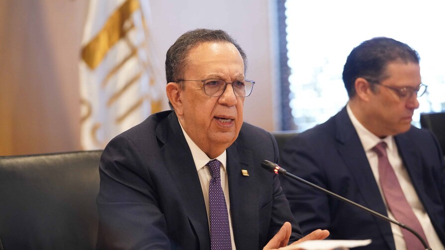 Gobierno y la banca analizan retos de la economía ante prolongación de la crisis en Oriente Medio