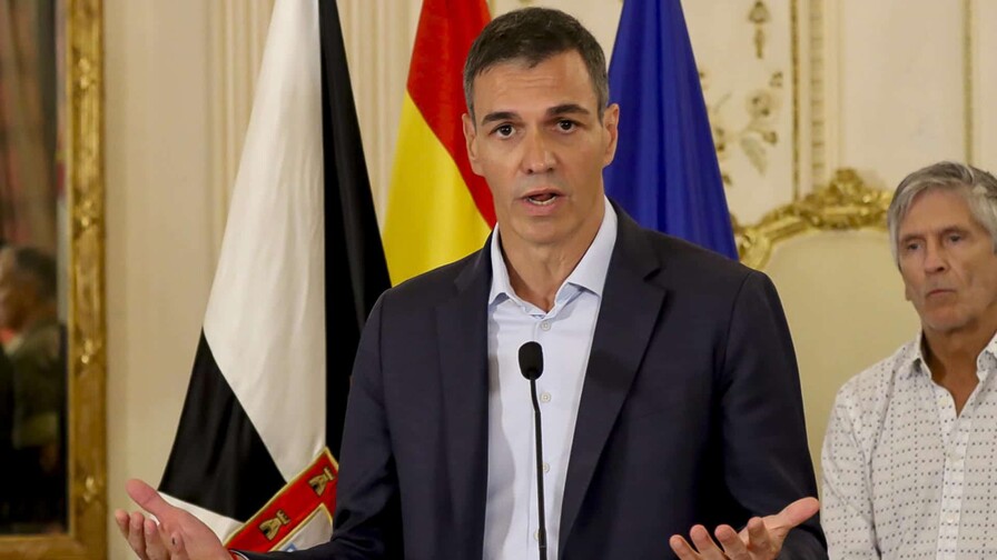Tras los incendios, la crisis en Ceuta abre un nuevo frente para Pedro Sánchez
