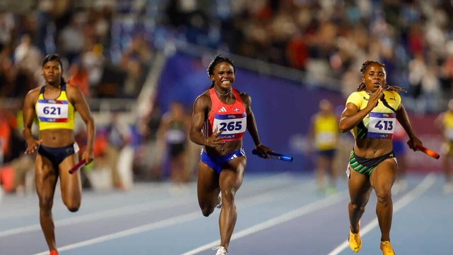 El relevo mixto dominicano de 4x100m corrió para oro, pero fue descalificado por faltas técnicas El relevo mixto dominicano de 4x100m corrió para oro, pero fue descalificado por faltas técnicas