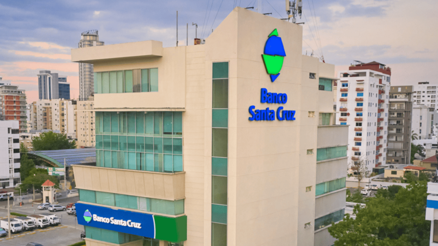 Feller Rate ratifica calificación de Banco Santa Cruz en AA- y eleva sus perspectivas a “positiva”