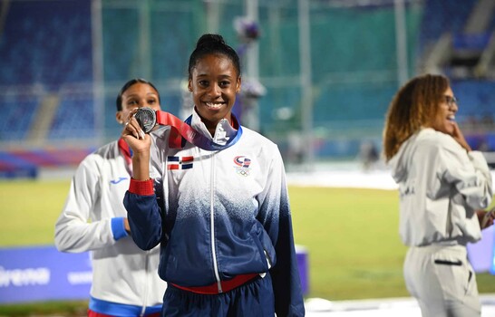 Evelina Minaya logra la plata en el salto largo de Santo Domingo 2026