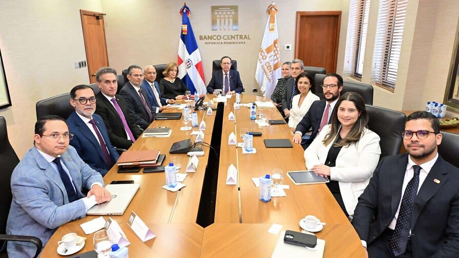 Valdez Albizu plantea mayor cooperación con MasterCard frente a la ciberdelincuencia Valdez Albizu plantea mayor cooperación con MasterCard frente a la ciberdelincuencia