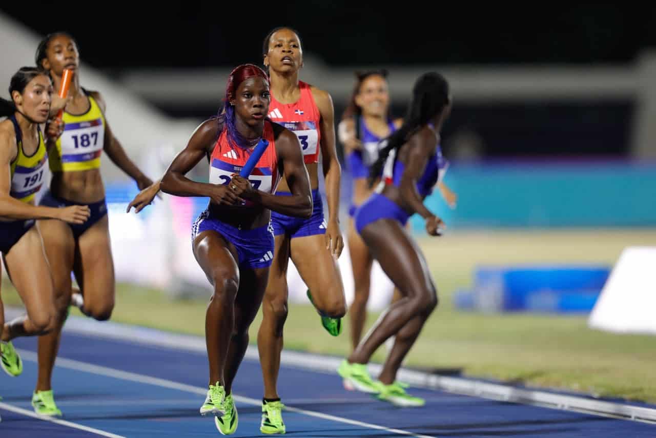 El relevo 4x400 femenino de República Dominicana se alzó con el oro en los Centroamericanos.