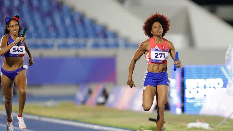 El relevo femenino 4x400 ilumina la noche dorada del atletismo dominicano en Santo Domingo 2026
