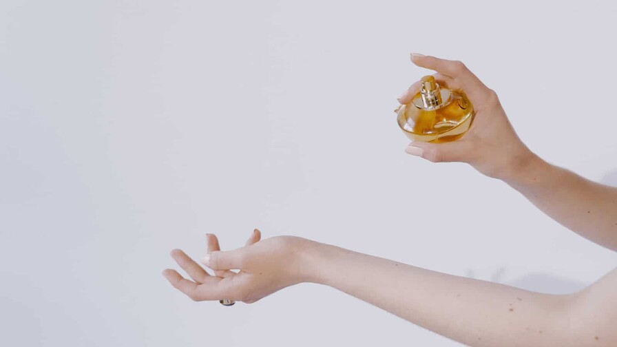 Aromas dulces en verano: cómo escoger un perfume sin saturarnos