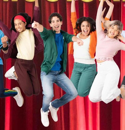 Casi 100 jóvenes dominicanos dan nueva vida a “High School Musical”