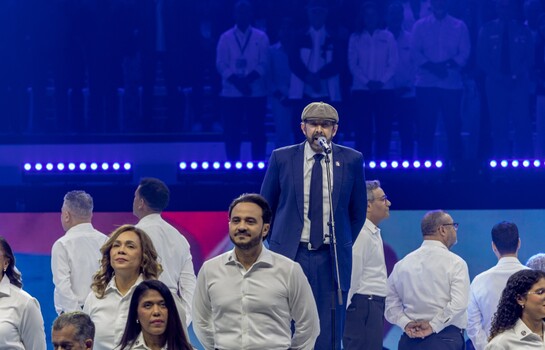 Con Juan Luis Guerra Santo Domingo pone fin a los Juegos Centroamericanos y del Caribe