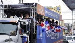 Entre banderas y música, RD celebra con caravana sus 150 medallas en los Juegos Centroamericanos