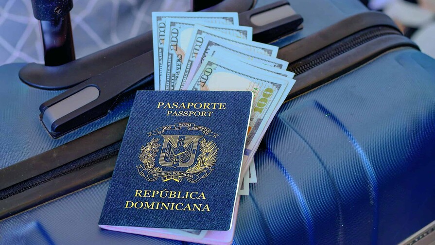 JCE gastó el equivalente a 203 salarios mínimos en un viaje a España para dos de sus miembros JCE gastó el equivalente a 203 salarios mínimos en un viaje a España para dos de sus miembros