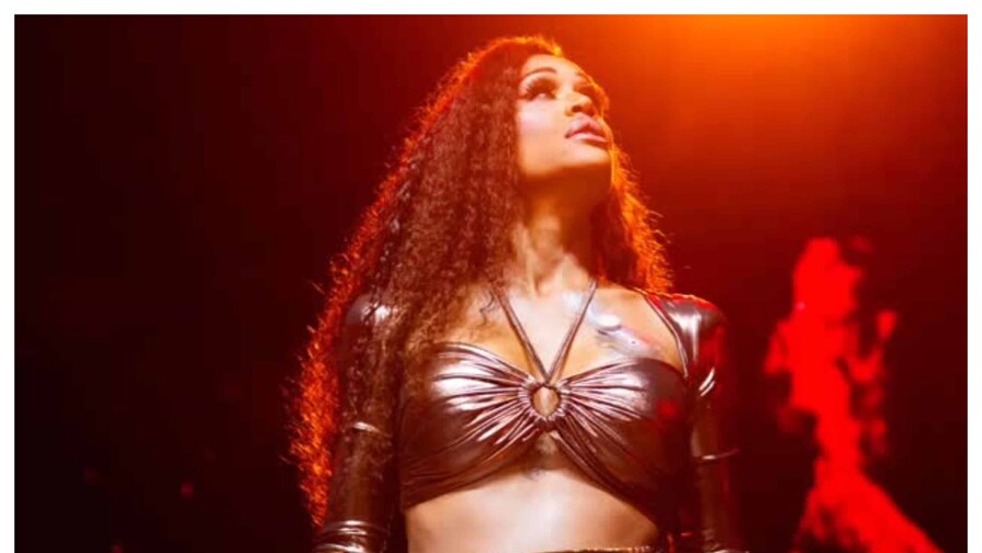 La cantante dominicana Anaís fue vista caminando desnuda en Nueva York tras crisis de salud mental