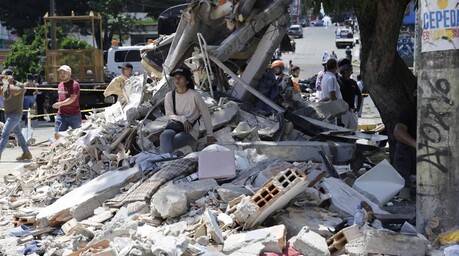 Presidente de Colombia decreta tres días de duelo nacional por fallecidos en el terremoto