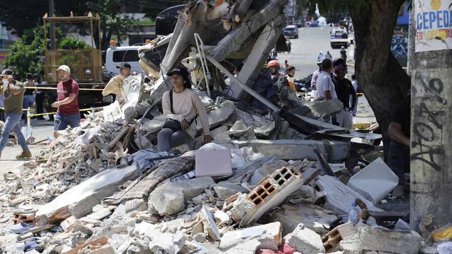 Presidente de Colombia decreta tres días de duelo nacional por fallecidos en el terremoto