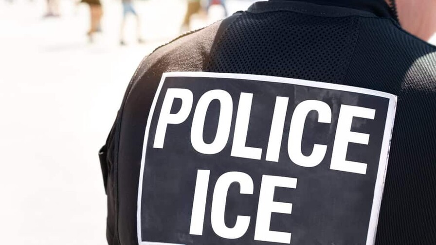 ICE atropella a mexicano que no era objetivo de operativo migratorio y lo mantiene detenido ICE atropella a mexicano que no era objetivo de operativo migratorio y lo mantiene detenido