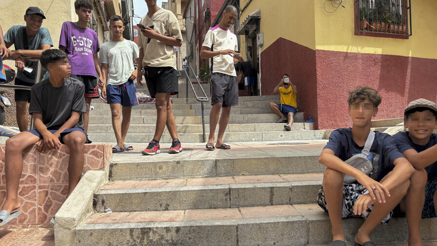 España cifra en 5,000 los migrantes que siguen en Ceuta tras la entrada masiva