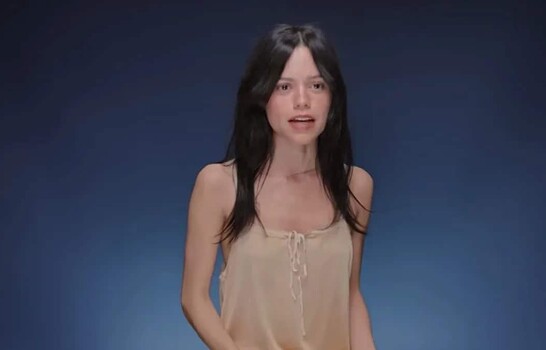 Jenna Ortega reaparece y su delgadez genera preocupación entre sus seguidores