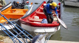 Pescadores y comerciantes, en la lucha por su sustento diario tras los sismos en Venezuela