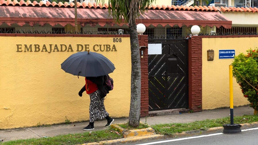 Cuba atribuye a presión de EE. UU. el retiro de nueve diplomáticos en República Dominicana