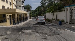 “Como una torta de casabe”: esperan reparación de calle afectada por lluvias en Don Honorio