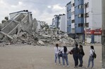 Aumenta a 294 el número de muertos y a 320 el de desaparecidos por terremoto en Colombia Aumenta a 294 el número de muertos y a 320 el de desaparecidos por terremoto en Colombia