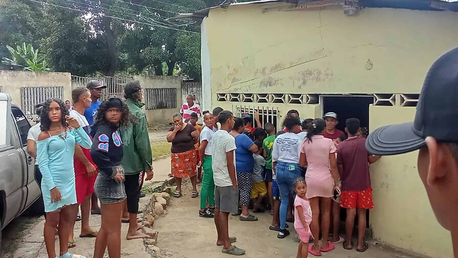 La agonía de familias en Venezuela tras el terremoto que sacudió a Colombia La agonía de familias en Venezuela tras el terremoto que sacudió a Colombia